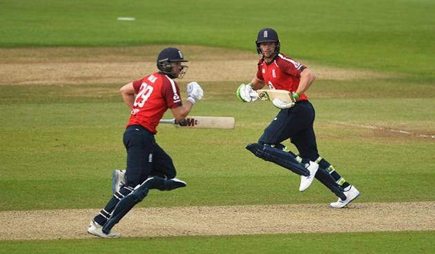 England lost opener Jonny Bairstow early when he hit his own stumps trying to pull Mitchell Starc but Buttler and Dawid Malan (42) kept the scoreboard ticking with an 87-run stand before spinner Ashton Agar had Malan caught in the deep (getty)
