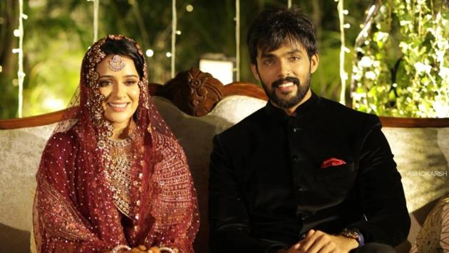 Former Tamil Bigg Boss Winner Arav And Actor Raahei Get Married See Pics Hindustan Times