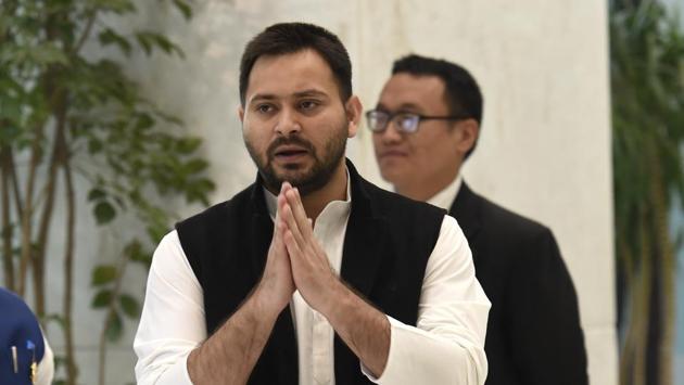 Tejashwi Yadav Fires 10 Questions At Nitish Kumar Gets One Sharp Comeback Hindustan Times