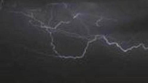 A series of lightning strikes killed at least a dozen people in eight districts of Jharkhand on Monday.(Representative image/HT PHOTO)