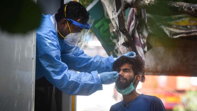 The total number of cases in the city is 197,135, according to Tuesday’s health bulletin. The positivity rate stood at 10.66% as on Tuesday. (Sanchit Khanna/HT Photo) The total number of cases in the city is 197,135, according to Tuesday’s health bulletin. The positivity rate stood at 10.66% as on Tuesday. (Sanchit Khanna/HT Photo)
