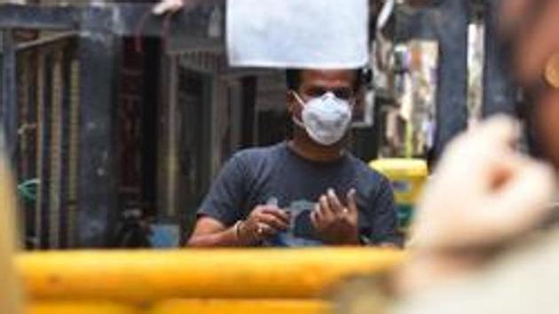 The number of Covid-19 containment zones in Delhi rose from 539 on August 1 to 716 on August 27 and subsequently to 976 on September 5. (Raj K Raj/HT PHOTO) The number of Covid-19 containment zones in Delhi rose from 539 on August 1 to 716 on August 27 and subsequently to 976 on September 5. (Raj K Raj/HT PHOTO)