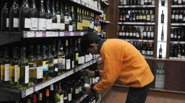Alcohol sales have fallen sharply in Rajasthan.(Representative image/HT PHOTO) Alcohol sales have fallen sharply in Rajasthan.(Representative image/HT PHOTO)