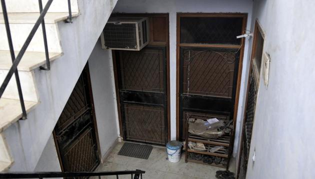 The forth floor of L - 18 Batla House seen deserted on the Verdict encounter done by Delhi Police in September 2008, in New Delhi.(HT file photo)