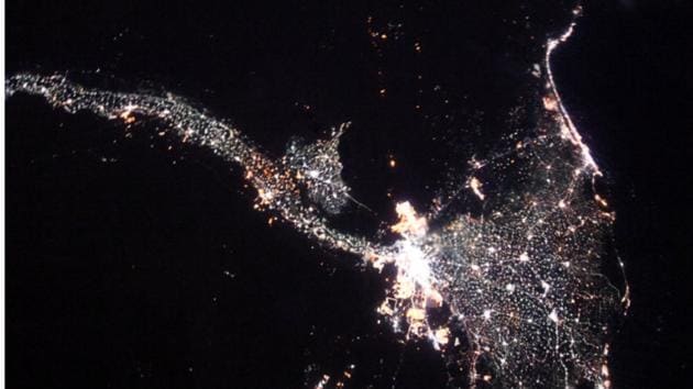 The image shows the illuminated Nile valley taken from the International Space Station.(Twitter@Astro_SEAL) The image shows the illuminated Nile valley taken from the International Space Station.(Twitter@Astro_SEAL)