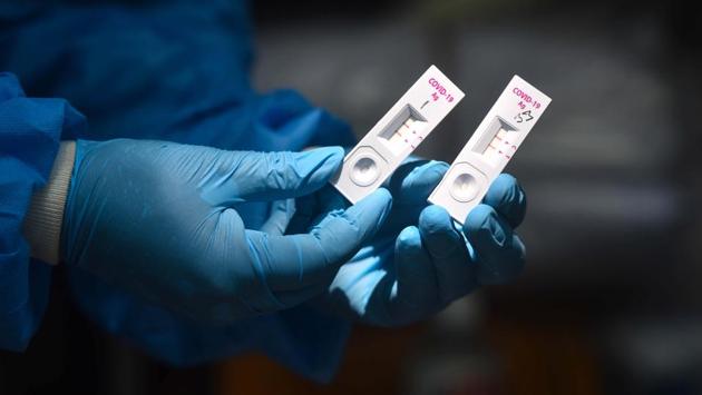 A health worker holds rapid antigen test slides at Hari Nagar on September 7. Delhi chief minister Arvind Kejriwal announced on August 26 that testing in the city would be doubled to 40,000 a day since the city is seeing a resurgence of coronavirus cases since mid-August. The increase in testing to nearly a double amount started on August 31, HT reported. (Sanchit Khanna / HT Photo) A health worker holds rapid antigen test slides at Hari Nagar on September 7. Delhi chief minister Arvind Kejriwal announced on August 26 that testing in the city would be doubled to 40,000 a day since the city is seeing a resurgence of coronavirus cases since mid-August. The increase in testing to nearly a double amount started on August 31, HT reported. (Sanchit Khanna / HT Photo)