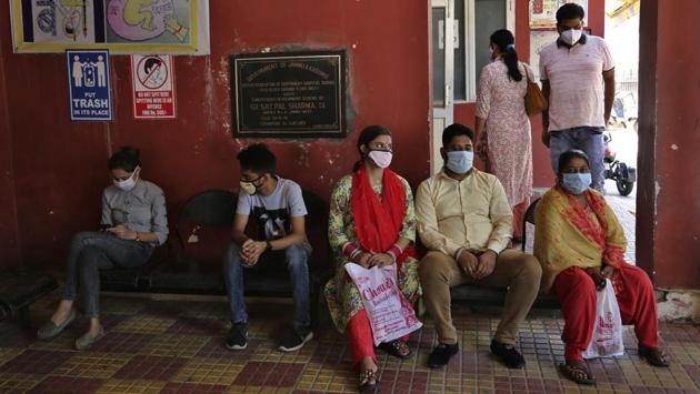 People wait for medical check-ups outside a government hospital in Jammu on September 9. Maharashtra, Andhra Pradesh, Tamil Nadu, Karnataka and Uttar Pradesh, in that order, are the five worst-affected states in the country. (Channi Anand / AP) People wait for medical check-ups outside a government hospital in Jammu on September 9. Maharashtra, Andhra Pradesh, Tamil Nadu, Karnataka and Uttar Pradesh, in that order, are the five worst-affected states in the country. (Channi Anand / AP)
