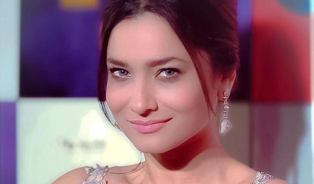 Ankita Lokhande received support from her industry colleagues after Shibani Dandekar attacked her.