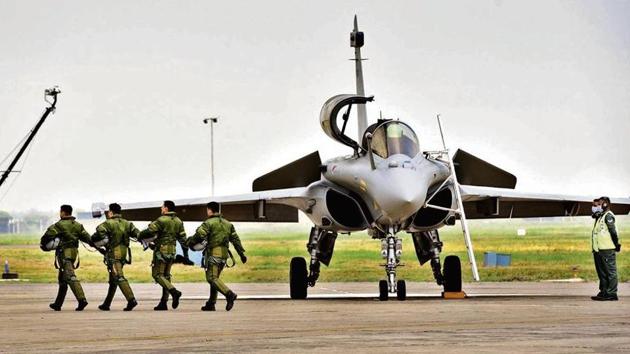 The Rafales have even flown in the Ladakh sector and the country’s eastern region, officials said, requesting anonymity. (HT photo)