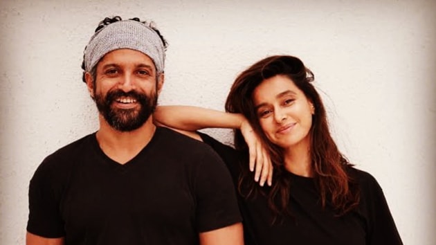 Farhan Akhtar and Shibani Dandekar have shown support towards Rhea Chakraborty.