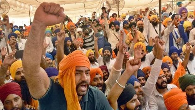 Pro-Khalistan sloganeering during a meeting in Amritsar in 2017. A Canadian think tank report says Khalistan is a fantasy fomented by Pakistan. (HT File photo)