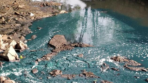 Petitioner Vanashakti told the Supreme Court that Ulhas river turned turquoise after an industrial unit discharged textile-finishing dye into the water body.(Vanashakti)