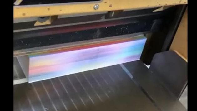 This paper cutting machine on work has grabbed netizen’s attention.(Reddit/@u/nxot)