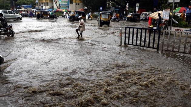 From September 13-14 – the city will receive moderate showers, while isolated heavy rain is expected in the ghat areas.(Rahul Raut/HT PHOTO)