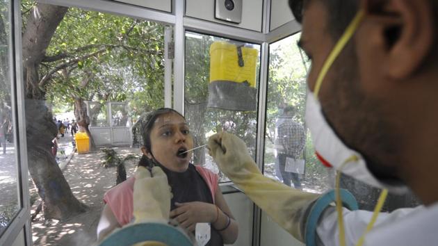 By contrast, in the entire month of August, as many as 2,864 new cases were reported and 2,174 patients were discharged. (Sunil Ghosh/HT Photo) By contrast, in the entire month of August, as many as 2,864 new cases were reported and 2,174 patients were discharged. (Sunil Ghosh/HT Photo)