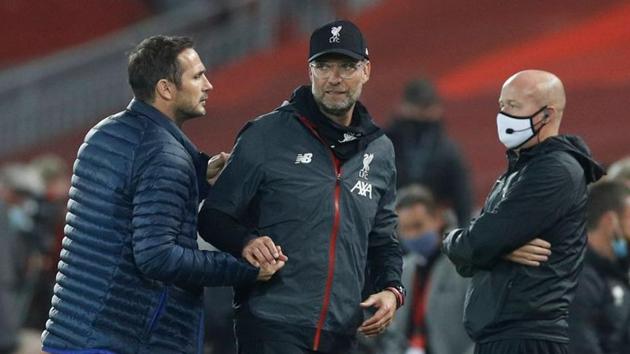 Liverpool manager Juergen Klopp shakes hands with Chelsea manager Frank Lampard.(Pool via REUTERS)