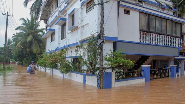 A flooded Jappinamogaru locality after heavy rainfall in Mangaluru, Karnataka, on September 11.(PTI)
