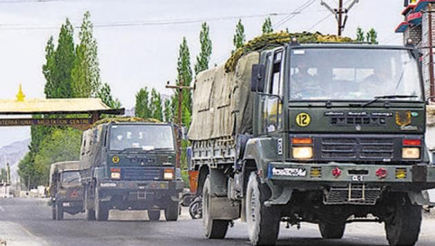 An army convoy moves towards LAC amid the India-China border dispute in the eastern Ladakh sector.(PTI PHOTO.) An army convoy moves towards LAC amid the India-China border dispute in the eastern Ladakh sector.(PTI PHOTO.)