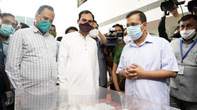 Delhi chief minister Arvind Kejriwal inaugurates Ambedkar Nagar Hospital, in New Delhi on August 9.(ANI file)