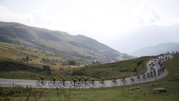 The peloton in action as they cycle between Grenoble to Meribel Col De La Loze in France on September 16. (Stephane Mahe / REUTERS)