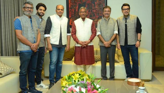 CM Rawat along with filmmakers from Bollywood wearing jackets made of nettle grass to promote its use. (HT File Photo/for representational purpose) CM Rawat along with filmmakers from Bollywood wearing jackets made of nettle grass to promote its use. (HT File Photo/for representational purpose)