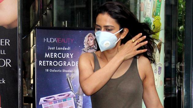 Actor Rakul Preet Singh spotted at Bandra in Mumbai on Sunday.(ANI) Actor Rakul Preet Singh spotted at Bandra in Mumbai on Sunday.(ANI)