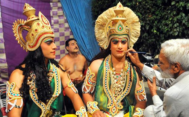 Artistes feel festivities should be allowed for a welcome distraction from the suffering caused by Covid-19. (HT FILE PHOTO) Artistes feel festivities should be allowed for a welcome distraction from the suffering caused by Covid-19. (HT FILE PHOTO)