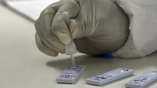 A medical professional conducts a test for Covid-19 infection at Aam Aadmi Mohalla Cilinic in Kotla Mubarakpur, New Delhi on September 17. India conducted 6,05,65,728 Covid-19 tests in almost eight months. (Sanjeev Verma / HT Photo) A medical professional conducts a test for Covid-19 infection at Aam Aadmi Mohalla Cilinic in Kotla Mubarakpur, New Delhi on September 17. India conducted 6,05,65,728 Covid-19 tests in almost eight months. (Sanjeev Verma / HT Photo)