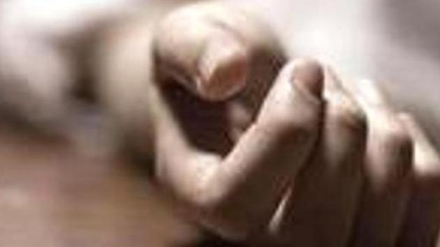 Arijit Dutta (34), an app-cab driver, and his wife Suparna Dutta (31) were found dead in their rented apartment Arijit Dutta (34), an app-cab driver, and his wife Suparna Dutta (31) were found dead in their rented apartment