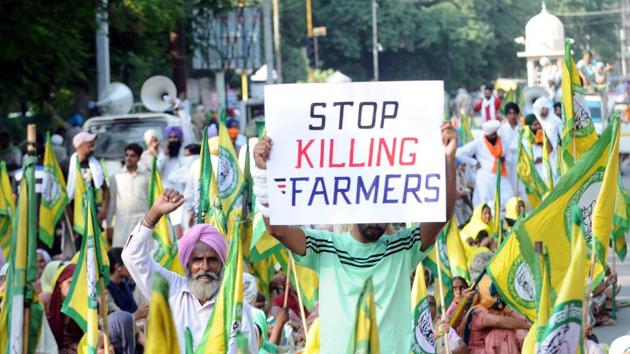 Members of various farmer organisations protest against the central government over farm bills in Patiala on September 17. (Bharat Bhushan/Ht Photo) Members of various farmer organisations protest against the central government over farm bills in Patiala on September 17. (Bharat Bhushan/Ht Photo)