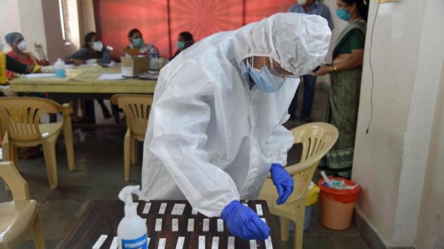 Kanpur has reported 554 deaths since April and the team has audited 428 of these cases. It found that 336 of these deaths were the result of co-morbidities in patients. (HT PHOTO) Kanpur has reported 554 deaths since April and the team has audited 428 of these cases. It found that 336 of these deaths were the result of co-morbidities in patients. (HT PHOTO)