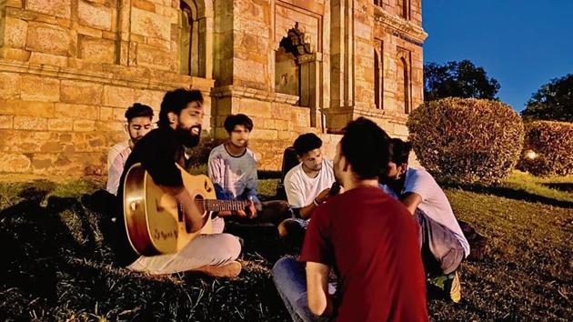 The men usually play from 5pm to 8pm. The men usually play from 5pm to 8pm.