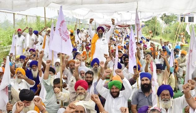 Representatives of farmer organisations met in Moga on Saturday to forge a common platform to oppose the farm bills.(HT file photo)