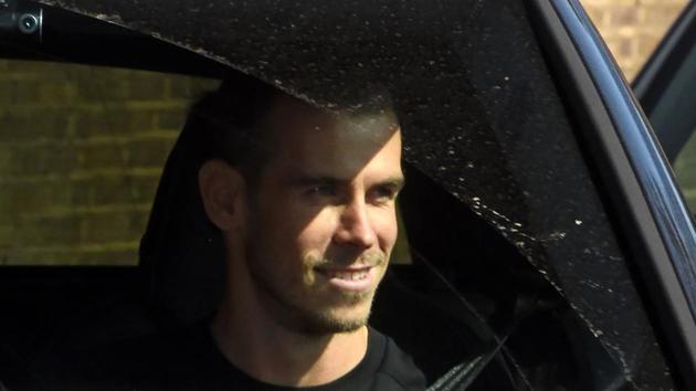 Real Madrid's Welsh midfielder Gareth Bale arrives at the Tottenham Hotspur training ground in north London on September 18, 2020, as steps to secure Spurs' former player on loan continue. - Gareth Bale is "close" to sealing a sensational move back to Tottenham, the player's agent Jonathan Barnett said on Wednesday, seven years after joining the Spanish giants from Spurs for a world record fee. (Photo by David MIRZOEFF / AFP) (AFP)