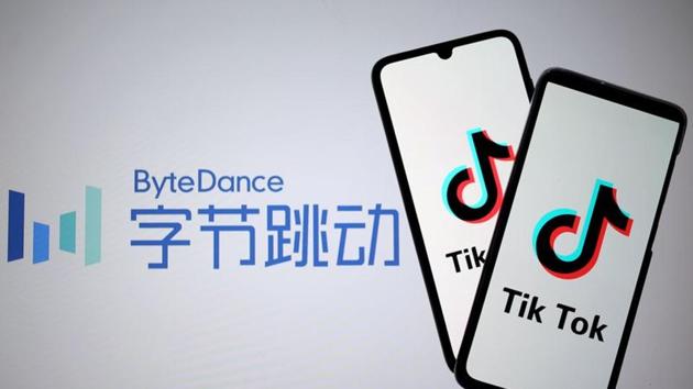 The US Commerce Department announced a ban on Friday blocking people in the United States from downloading Chinese-owned messaging app WeChat and TikTok starting Sept. 20. (REUTERS) The US Commerce Department announced a ban on Friday blocking people in the United States from downloading Chinese-owned messaging app WeChat and TikTok starting Sept. 20. (REUTERS)