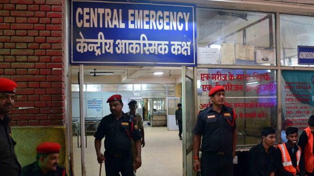 File photo: Private security guards at emergency at Rajendra Institute of Medical Sciences (RIMS) in Ranchi, Jharkhand.(HT Photo)