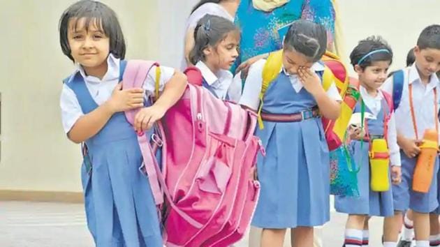 The earlier cutoff date for both these admissions was set at September 30. This effectively means that a 2.5 year old and a 5.5 year old child can get admission to nursery and Class 1 respectively from 2021-22. (HT file)