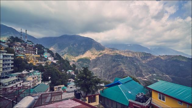 Tourism in McLeod Ganj continues to suffer despite opening of adventure sports(Twitter/ThruMyEyesPhoto) Tourism in McLeod Ganj continues to suffer despite opening of adventure sports(Twitter/ThruMyEyesPhoto)