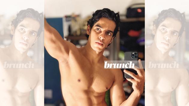 A classic mirror selfie: Ishaan says when out of resources and ideas, one must become the resource and the subject themselves(Ishaan Khatter)