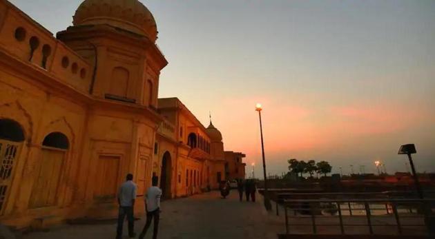 A view of the banks of Sarayu River at Naya Ghat in Ayodhya, Uttar Pradesh((Amal KS/HT PHOTO)