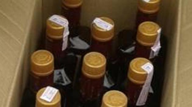 Smuggle of liquor is going on in Bihar despite regular raids and seizures. (HT PhotoS) Smuggle of liquor is going on in Bihar despite regular raids and seizures. (HT PhotoS)