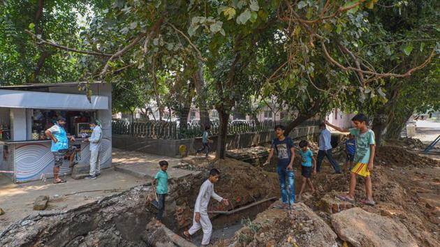 There are 272 municipal councillors in Delhi, who get Rs 1 crore per year for development works in their wards. (Biplov Bhuyan/HT file photo. Representative image) There are 272 municipal councillors in Delhi, who get Rs 1 crore per year for development works in their wards. (Biplov Bhuyan/HT file photo. Representative image)