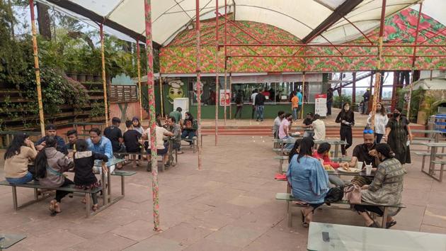 Customers dine in at the Mapro garden at Panchagani, Mahableshwar in Pune, India, on Saturday, September 19, 2020. (Shankar Narayan/HT PHOTO) Customers dine in at the Mapro garden at Panchagani, Mahableshwar in Pune, India, on Saturday, September 19, 2020. (Shankar Narayan/HT PHOTO)