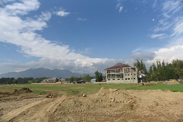 The complex, which is being built in south Kashmir’s Bijbhera, is expected to be completed in 2021.(Waseem Andrabi/HT)