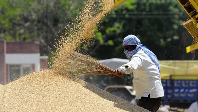 Chairman of the Chandigarh Beopar Mandal Charanjiv Singh said that he had spoken to the association and the CBM would be supporting the traders on their strike on Tuesday. (HT FILE PHOTO)