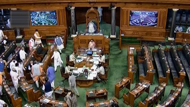 Parliamentarians in the Lok Sabha during the ongoing Monsoon Session of Parliament, amid the coronavirus pandemic, in New Delhi.(PTI)