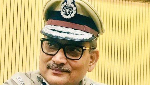Bihar DGP Gupteshwar Pandey took voluntary retirement from service on Tuesday evening. He has also been active in leading the alcohol ban campaign by the Bihar government.(TWITTER/@IPSGupteshwar.) Bihar DGP Gupteshwar Pandey took voluntary retirement from service on Tuesday evening. He has also been active in leading the alcohol ban campaign by the Bihar government.(TWITTER/@IPSGupteshwar.)