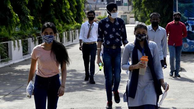 As per CBSE officials, in a bid to avoid contact, no physical frisking was carried out and students wore masks while following all safety protocols. (Keshav Singh/HT) As per CBSE officials, in a bid to avoid contact, no physical frisking was carried out and students wore masks while following all safety protocols. (Keshav Singh/HT)