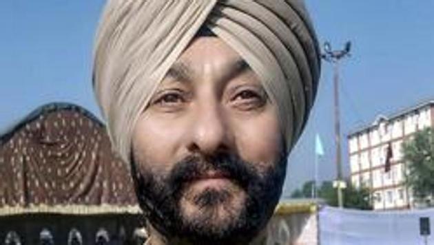 On January 11, 2020, Davinder Singh was arrested while allegedly ferrying Hizbul commander Syed Naveed Mushtaq, alias Naveed Babu; advocate Irfan Shafi Mir, and another terrorist, Rafi Ahmad Rather, from Shopian to Jammu in his car.(PTI) On January 11, 2020, Davinder Singh was arrested while allegedly ferrying Hizbul commander Syed Naveed Mushtaq, alias Naveed Babu; advocate Irfan Shafi Mir, and another terrorist, Rafi Ahmad Rather, from Shopian to Jammu in his car.(PTI)