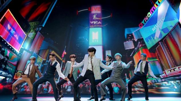 FILE PHOTO: Band BTS performs during the 2020 MTV VMAs in this screen grab image made available on August 30, 2020.(VIA REUTERS) FILE PHOTO: Band BTS performs during the 2020 MTV VMAs in this screen grab image made available on August 30, 2020.(VIA REUTERS)
